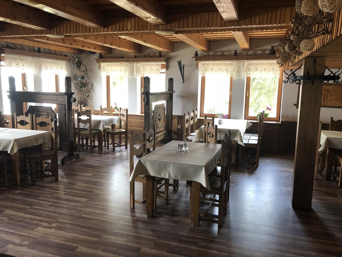 Hotel Slanicky Dvor à Námestovo Extérieur photo